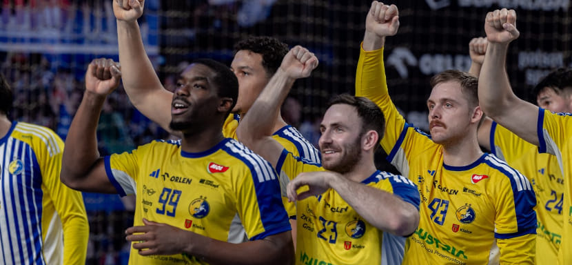 "Кельце" Артёма Королька и "Островия" Дмитрия Смоликова одержали гостевые победы в очередных встречах чемпионата Польши