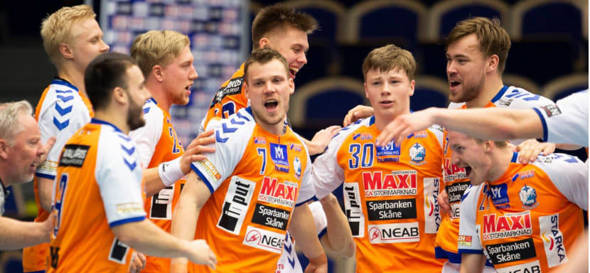 Европейская лига. Шведский "Кристианстад" сделал широкий шаг в сторону четвертьфинала, уверенно обыграв испанский "Адемар". Завтра повторный матч