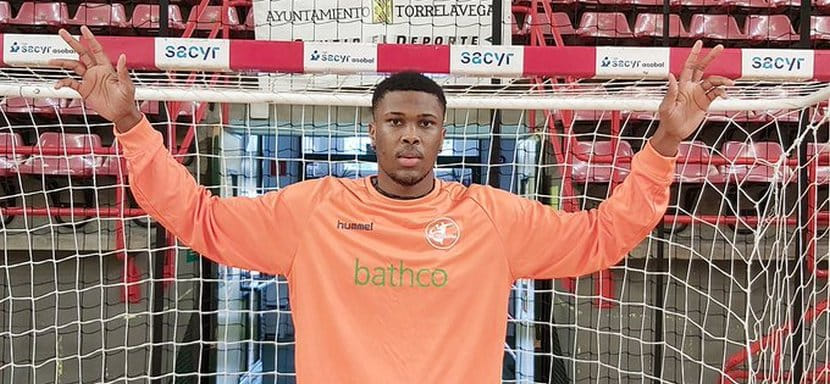 Испания. Голкипер сборной Кабо-Верде Элсиу Карвалью подписал краткосрочный контракт с "Торрелавегой"