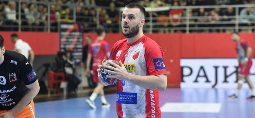 Словенский полусредний Грегор Оцвирк, выигравший молодёжный чемпионат Европы-2018, продолжит карьеру в венгерском клубе ПЛЕР