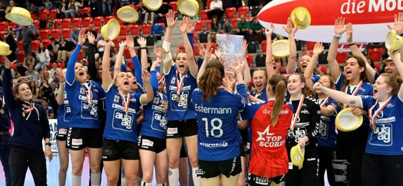 Швейцария. "Цуг" завоевал кубок страны, обыграв "Шпоно" в серии послематчевых пенальти