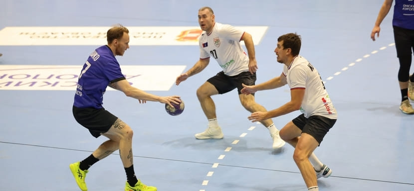 HC Skif Omsk beat HC Kaustik Volgograd in a home match and won the first victory in the current championship of Russia