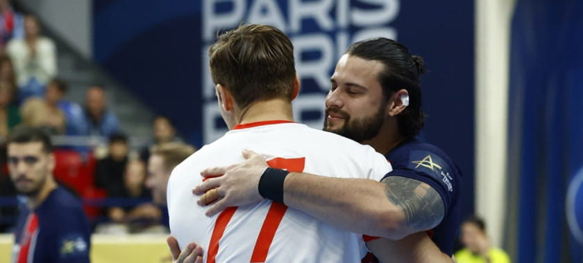 Лига чемпионов. Кажется, у парижан — проблемы с "физикой". Но для чудес есть волшебный Паличка