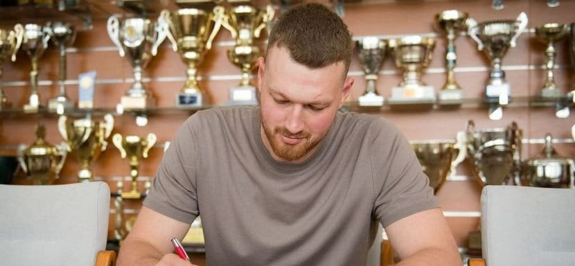 Венгрия. Официально. Хорватский линейный Никола Граховац сменил "Балинген" на "Веспрем"