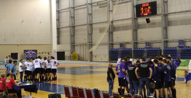 Суперлига глазами профи. Разборки двух "берлог" 