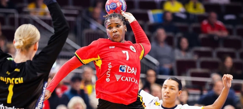 Сборная Анголы обыграла команду Швеции на чемпионате мира-2025. Команда Румынии разгромила сборную Швейцарии