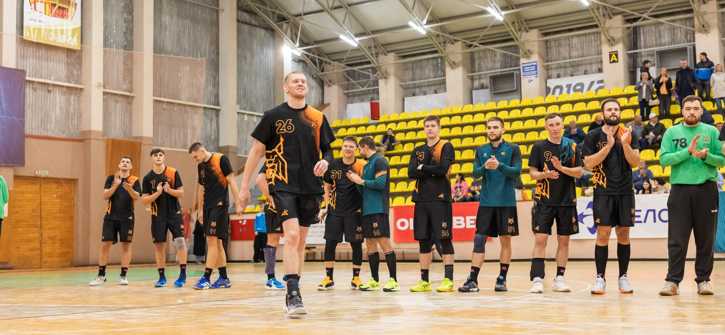 Павел Аркатов: "Проснулись после того, как в перерыве тренер дал понять, что нельзя играть так, как мы делали это в первом тайме" (ВИДЕО)