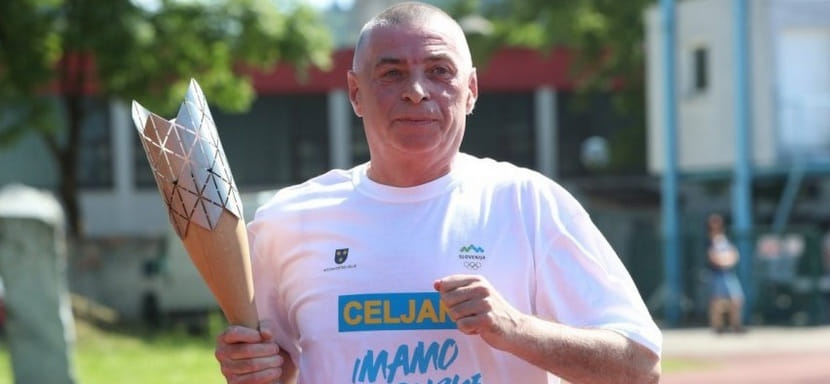 Тренер вратарей "Бреста" Роландо Пушник принял участие в эстафете олимпийского огня на родине в Словении (ВИДЕО)