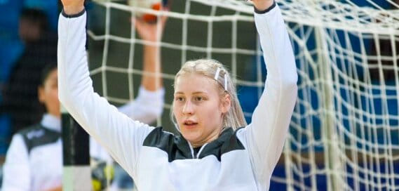 Суперлига. Валентина Дегтярева: "В Астрахани очень жарко, лесов нет, поэтому больше времени проводили в лесу и в зале"