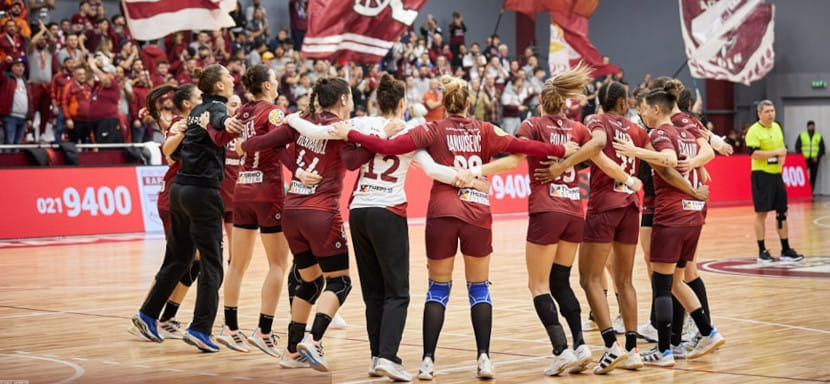 Румыния. "Рапид" добился уверенной победы над "Слатиной". В борьбе за еврокубковые позиции "Дунэря" обыграла "Вылчу"