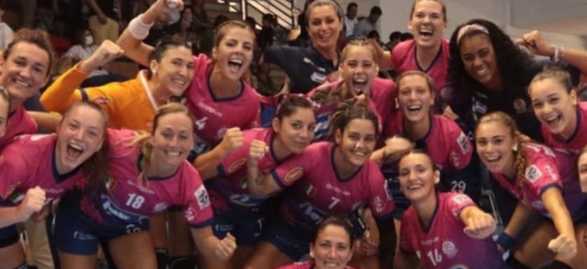 Италия. Юлия Хавронина завоевала первый трофей в составе своего нового клуба. "Салерно" стал обладателем Суперкубка, обыграв "Местрино"