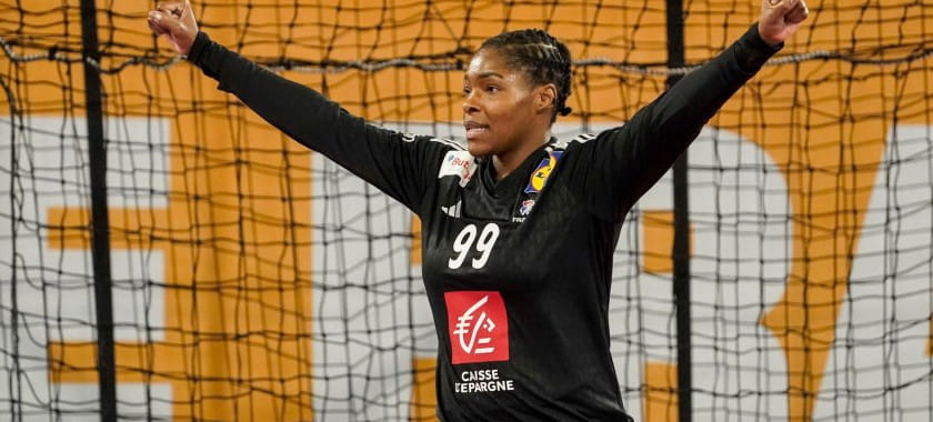 Венгрия. Чемпионка мира Атаду Сако продолжит карьеру в "Дьёре". Голкипер "Меца" заменит в составе Силье Сульберг-Эстхассель