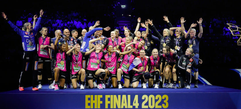 Норвегия. "Кристиансанд" Анны Вяхиревой, победивший в Лиге чемпионов, назван лучшей спортивной команды страны в 2023 году