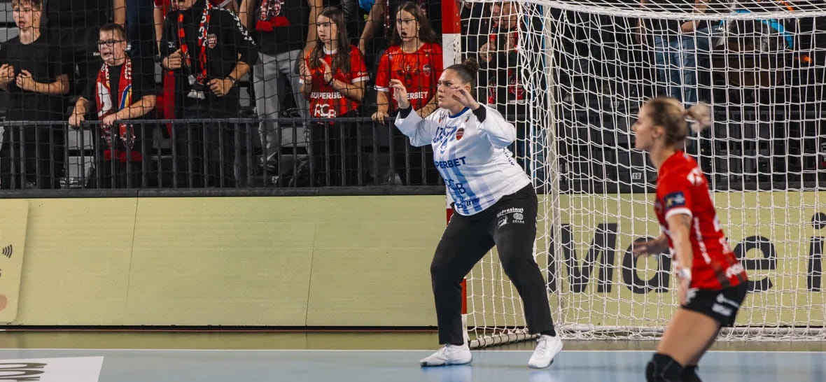 В группе "В" женской Лиги чемпионов "Бухарест" Валерии Масловой принимает сегодня "Оденсе", в группе "А" предстоят три матча