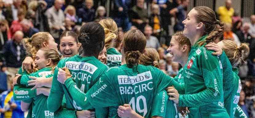 Дания. "Эсбьерг" и "Виборг" пробились в "финал четырёх" женского Кубка страны. Уже состоялась жеребьёвка решающей стадии