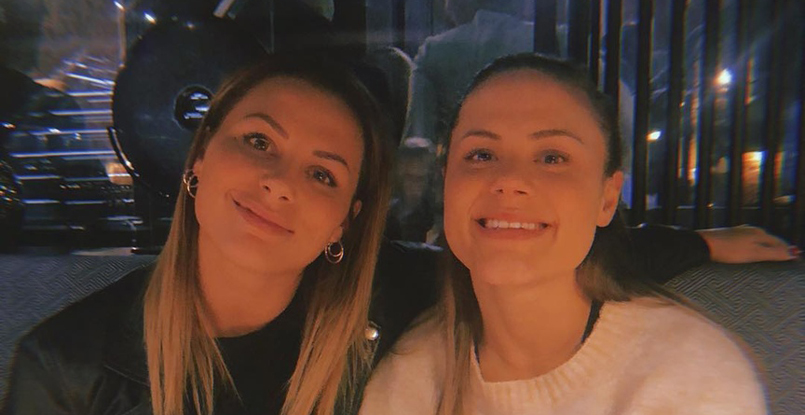 Нура Мерк: "Мой близнец, мой лучший друг! Наконец настала твоя очередь в сборной. Ты полностью это заслужила. Хотелось бы быть там с тобой..."