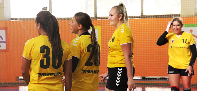 Первая лига. Двумя матчами в Москве и Медведовской стартовал женский турнир. За "Территорию спорта" заявлена Елена Пахомова