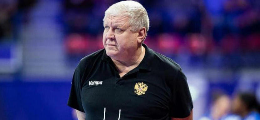 Евгений Трефилов поздравляет Сергея Шишкарёва: "Золотые медали женской сборной России по гандболу в Бразилии — это и ваша победа!"