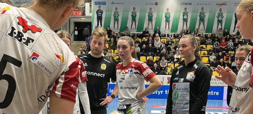 Дания. Шедший третьим "Икаст" на выезде обыграл "Нюкёбинг", располагавшийся строчкой ниже