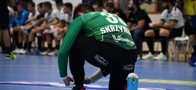 Испания. 26-летний вратарь сборной Польши Якуб Скшиняж продлил контракт с "Бидасоа"