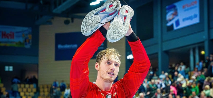 Голкипер Тилль Климпке после этого сезона покинет "Вецлар". В команде его заменит нидерландец Барт Равенсберген