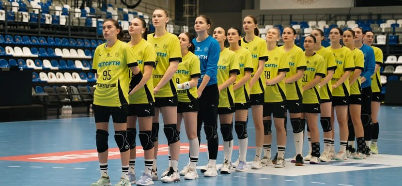 В женской высшей лиге троевластие — во главе таблицы команды из Волгограда, Ростова-на-Дону и Тольятти