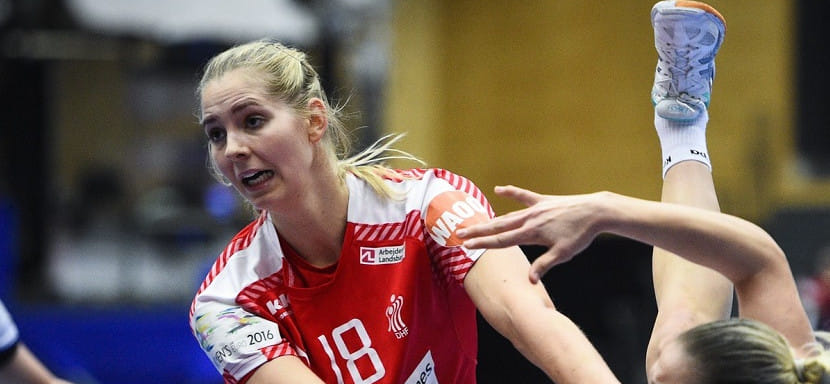 ЧЕ-2022. Правая полусредняя "Эсбьерга" и сборной Дании Метте Транборг — автор лучшего заброшенного мяча первого игрового дня (ВИДЕО)