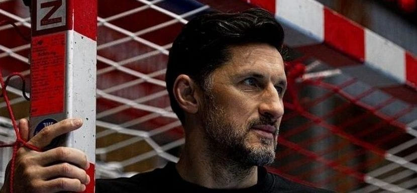 Бундеслига. 41-летний уроженец Риги, полусредний "Мельзунгена" и сборной Исландии Александр Петерссон объявил о завершении карьеры