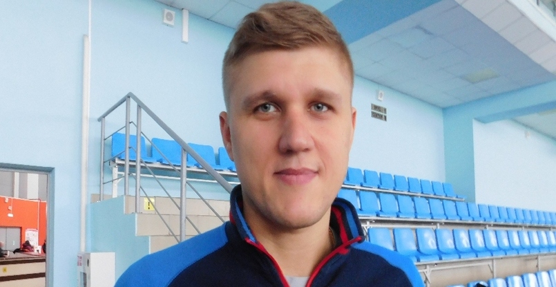 Сергей Кленов освобожден от должности главного тренера сборной России U-19. На посту специалиста заменит Валентин Бузмаков