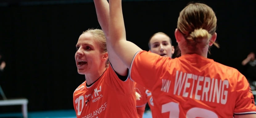 ЧЕ-2022. Новая рулевая сборной Нидерландов Моник Тейстерман назвала состав на матчи отбора. В команду вернулась Эставана Полман