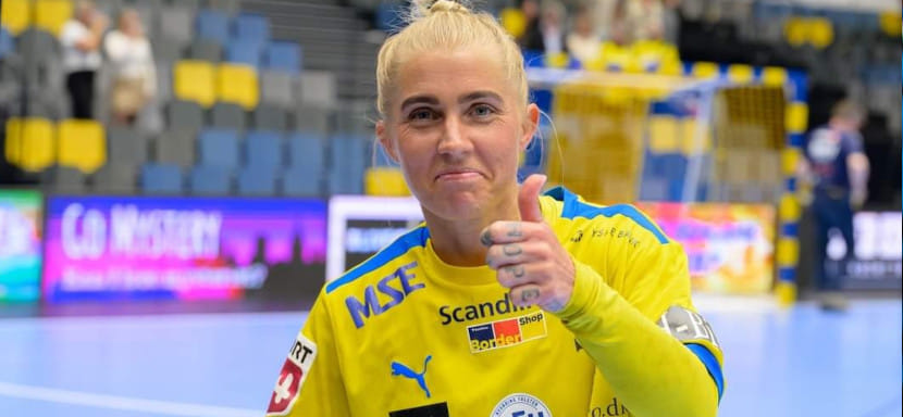 Дания. "Эсбьерг" сыграл вничью с "Икастом" и вышел в финал женского чемпионата. "Нюкёбинг" обыграл "Оденсе" и сравнял счёт в серии