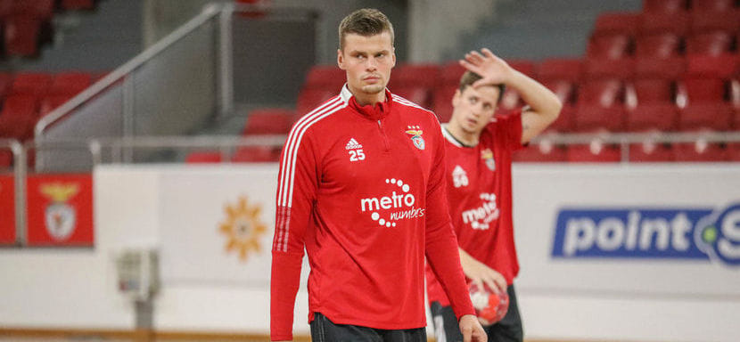 Беларусь. Источник: у уроженца России с испанским паспортом Сергея Эрнандеса из "Бенфики" подписан контракт с "Брестом"