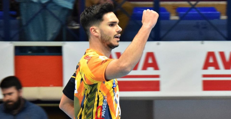 Испания. "Пуэнте-Хениль" Руслана Дашко минимально обыграл "Бенидорм", а "Нава" Олега Киселева уступила "Вальядолиду"