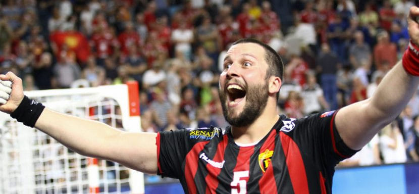 Лига чемпионов. Капитан "Вардара" Стоянче Стоилов вылечился от коронавируса и отправится с командой на матч с "Мешков Брестом"