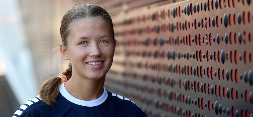 Норвегия. Астрид Леке, племянница олимпийской чемпионки Лондона Хейди Леке, стала игроком "Ларвика"