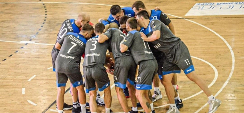 Первая лига. В воскресном финале в Протвине за первое место поборются команды из Владивостока и Санкт-Петербурга