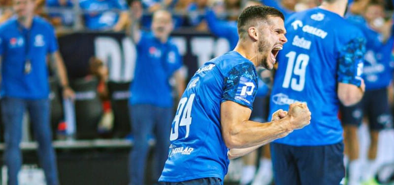 "Кельце" сокрушил в гостях "Гвардию", "Висла" дома обыграла "Азоты". "Выбжеже" вновь добыл победу в серии пенальти