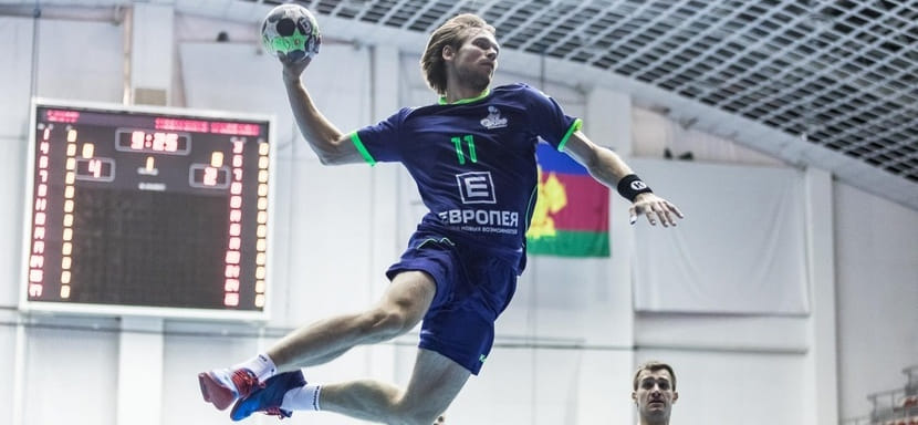 Olimpbet Суперлига. Левый крайний краснодарского СКИФа Сергей Николаенков принял решение завершить игровую карьеру