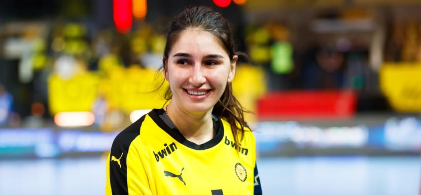 Лига чемпионов. Победа имени Габисовой. Из номинации "лучшая роль второго плана" в главные героини