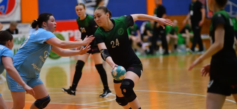 Универсальный игрок задней линии Зарема Кобж, недавно расставшаяся с АГУ-"Адыиф", продолжит карьеру в московском "Луче"