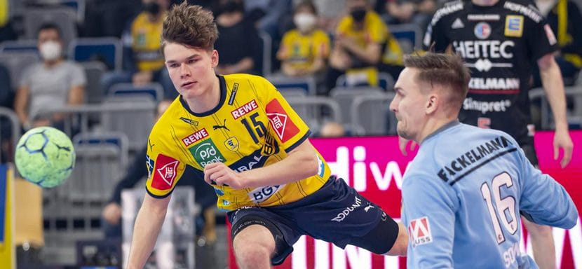 Бундеслига. 17-летний Давид Море ярко дебютировал за "Райн Левен", проведя на площадке 60 минут и забросив 5 мячей в матче с "Эрлангеном"