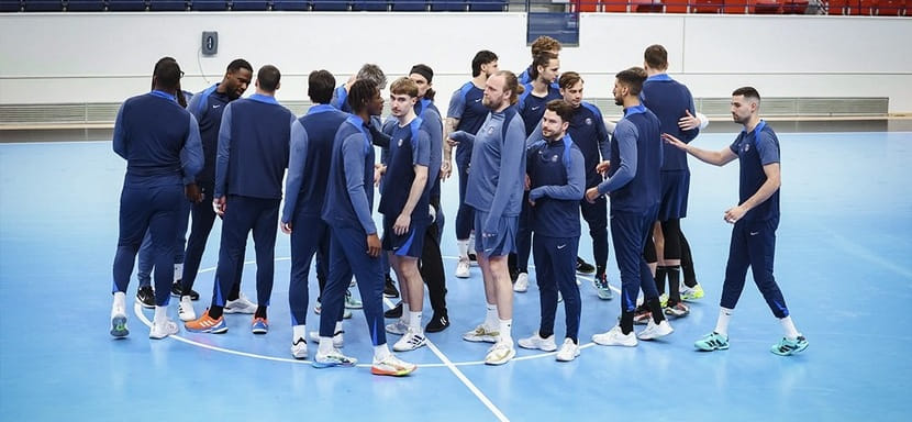 Французские "Пари Сен-Жермен" и "Нант" сегодня проведут гостевые матчи в раунде плей-офф мужской Лиги чемпионов