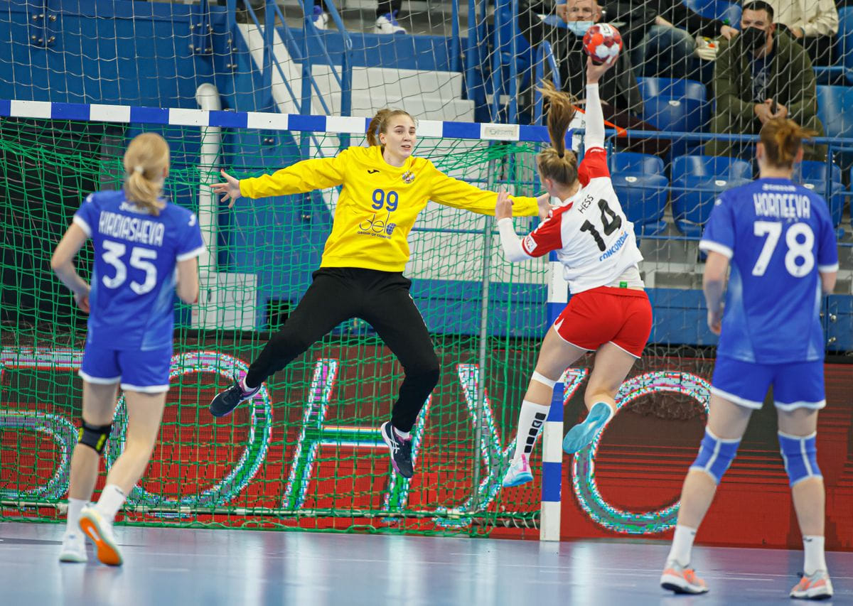 Гандбол женщины россия сегодня. Швейцария гандбол женщины. Гандбол женщины Чемпионат России 2021-2022. Гандбол женщины обои. Форма вратаря для гандбола женская.