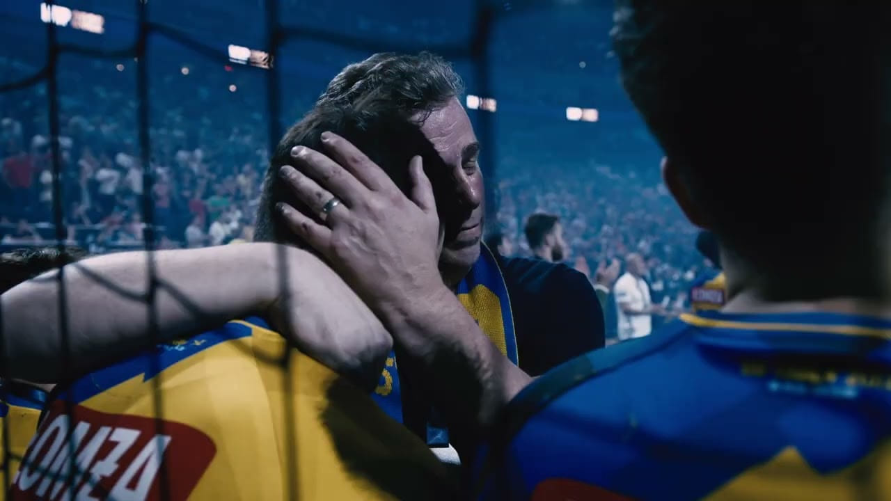 Эмоциональная речь Таланта Дуйшебаева в раздевалке "Кельце" после поражения в финале Лиги чемпионов