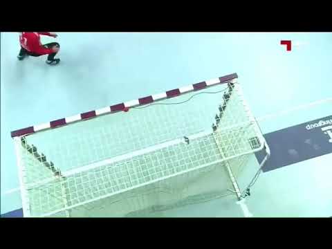 Тот момент, когда знаешь куда бросать, даже не смотря на ворота