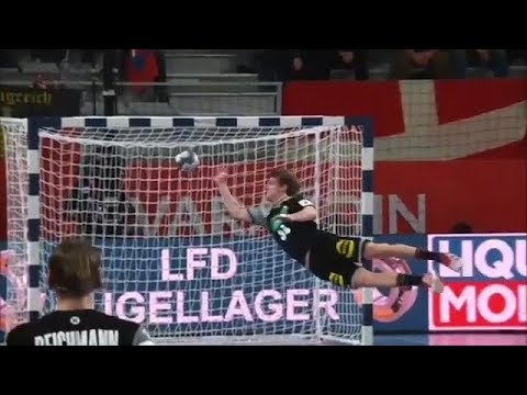 Гандбольный супермен спасает ворота