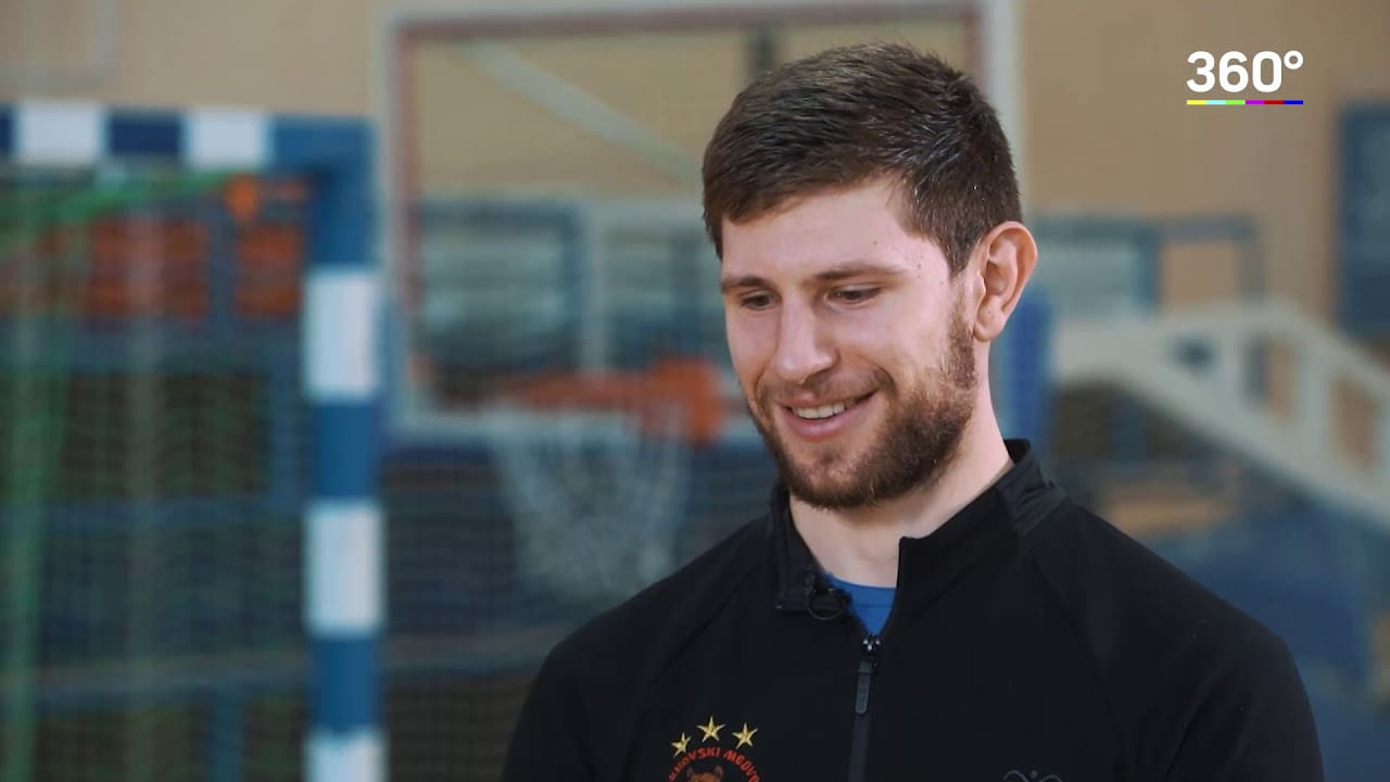 Большой репортаж телеканала 360° о "Чеховских Медведях". "Первое место". Гандбол.